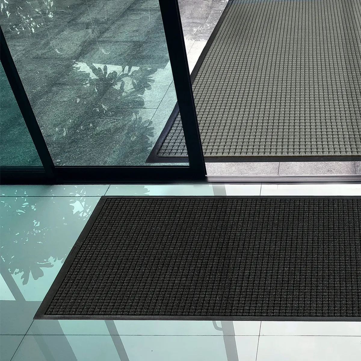 waterhog-dirt-trapper-entrance-mat-black-squares
